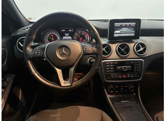 Mercedes-Benz GLA 200 2014/2015